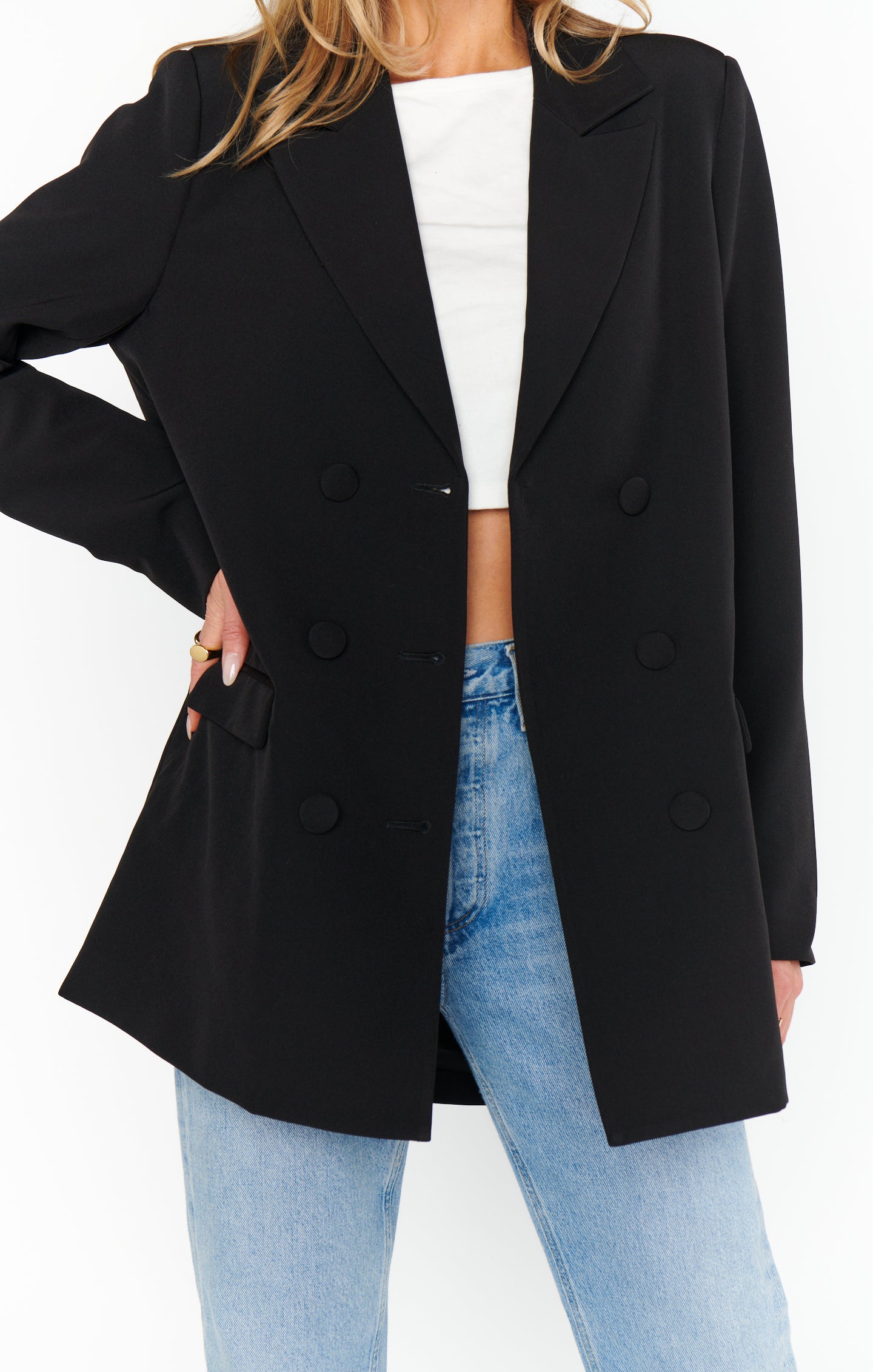 Elegant Black Blazer for Women | Lightweight Suiting & Collared Neckline