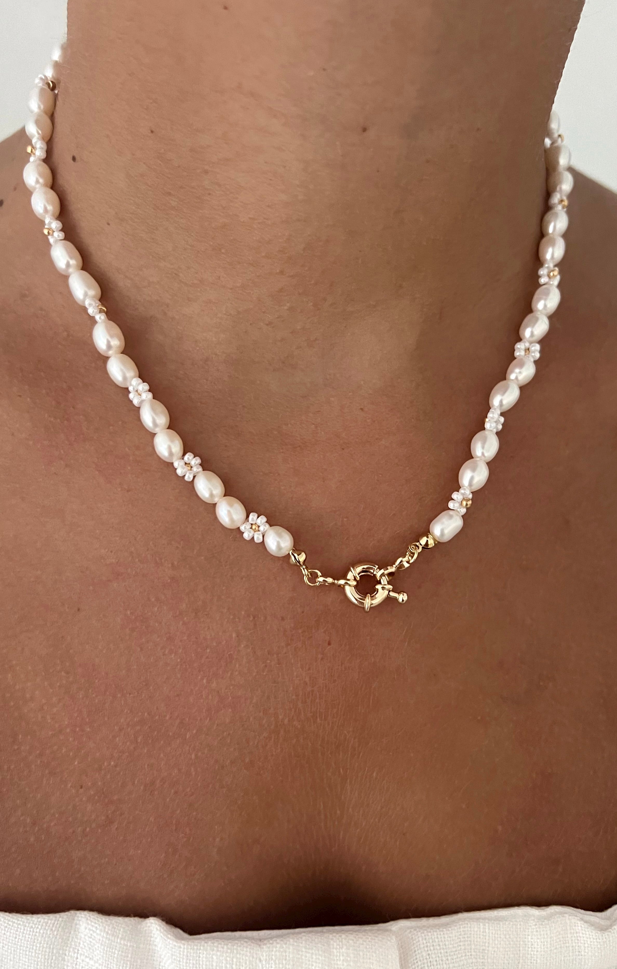 Ivory Floral Pendant Necklace | ALV Jewels Clara