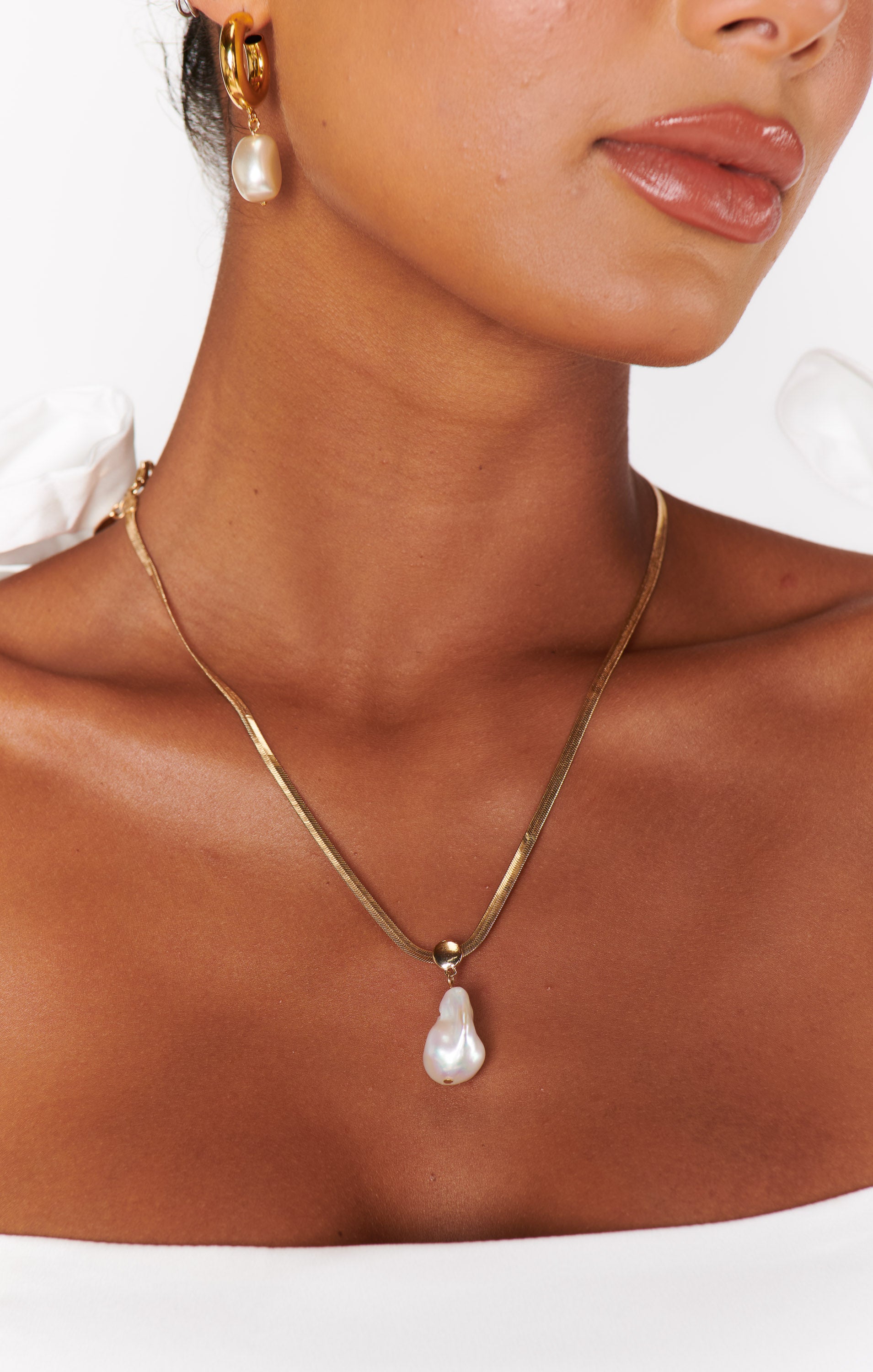 Baroque Pearl Pendant Necklace with Snake Chain | Ettika Gold