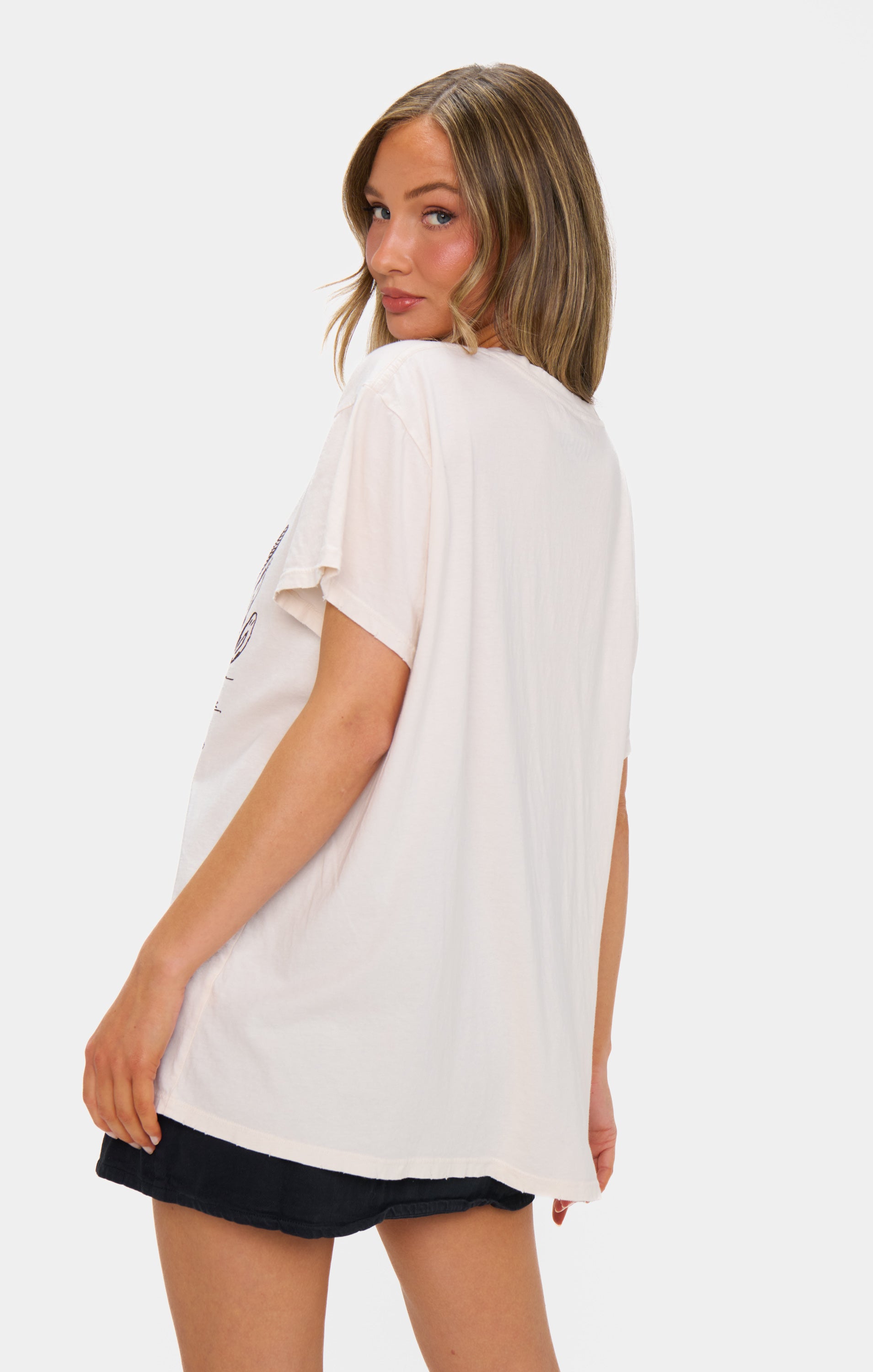 Find Me A Cowboy Graphic Tee | Tom Tee Casual Essential