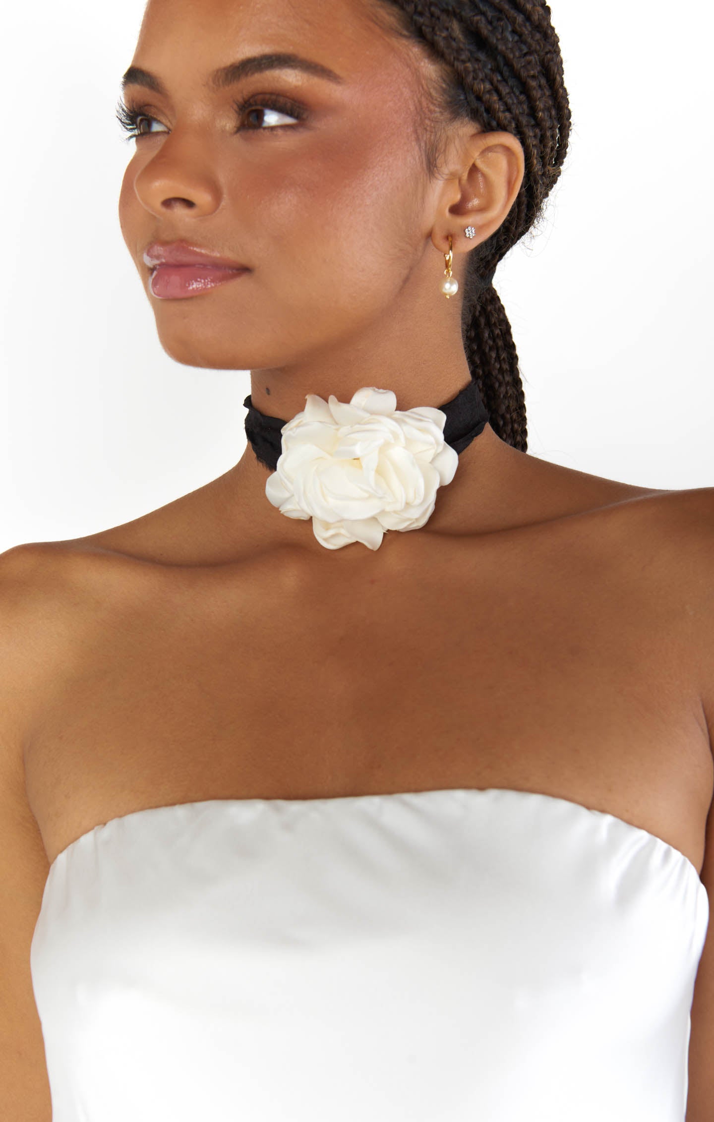 White & Black Sterling Rosette Choker | Frasier