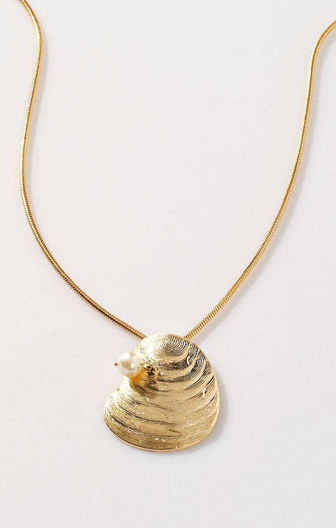 Gold Oyster Necklace for Coastal Lovers | Faithy Jewels