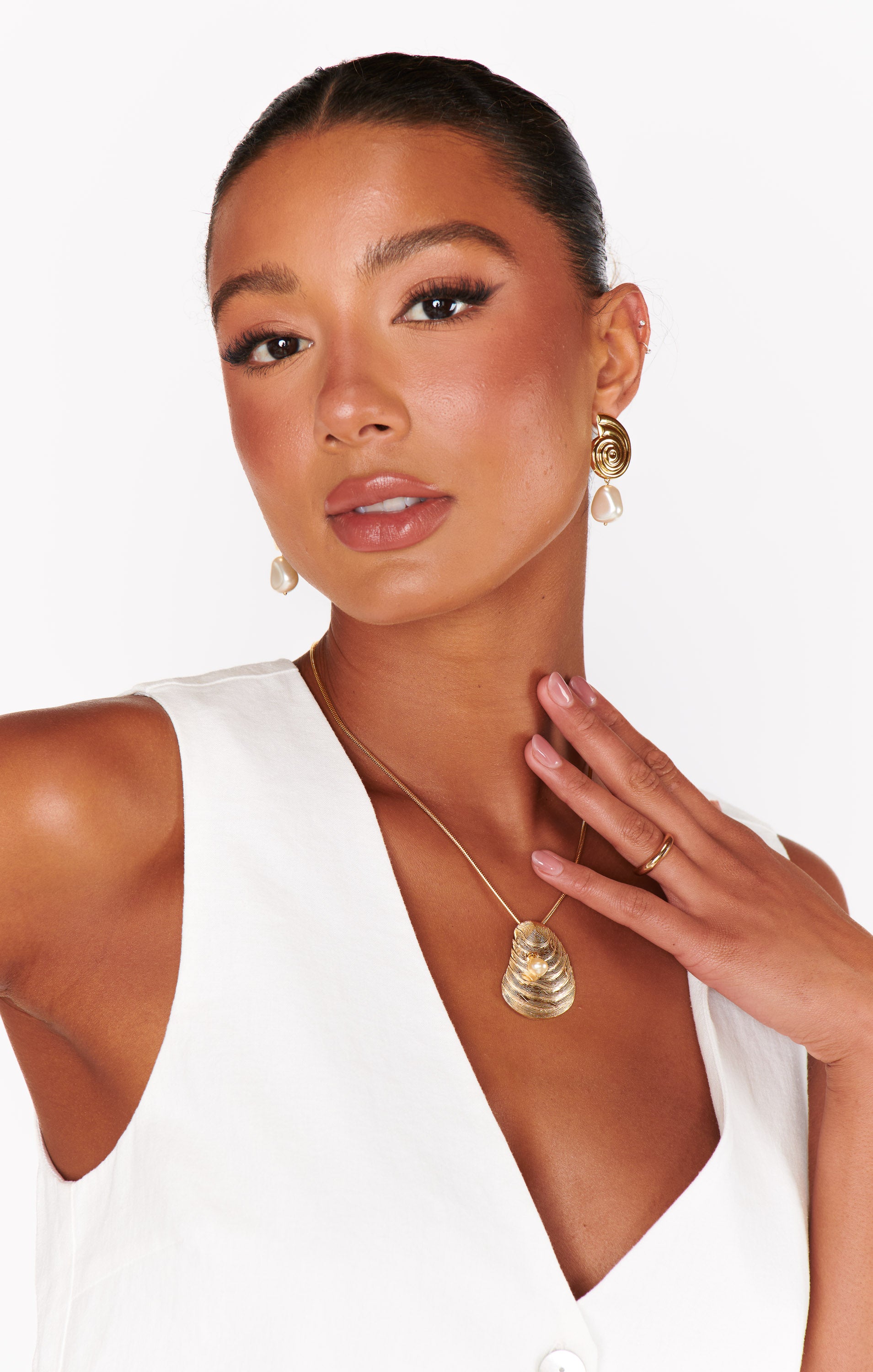 Gold Oyster Necklace for Coastal Lovers | Faithy Jewels