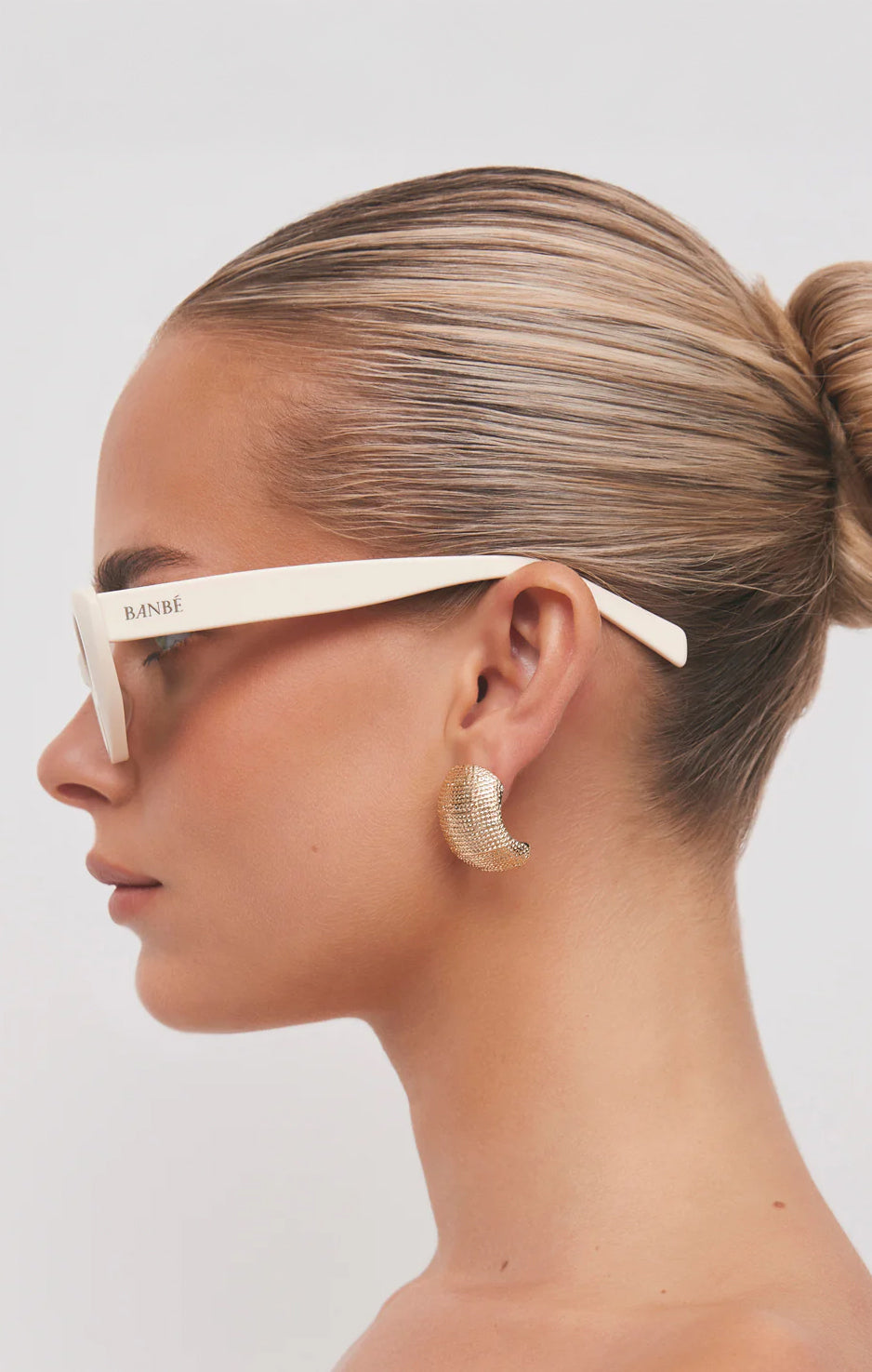 Cat-Eye Sunglasses with Retro Flair | Banbé The Sweeney Ivory