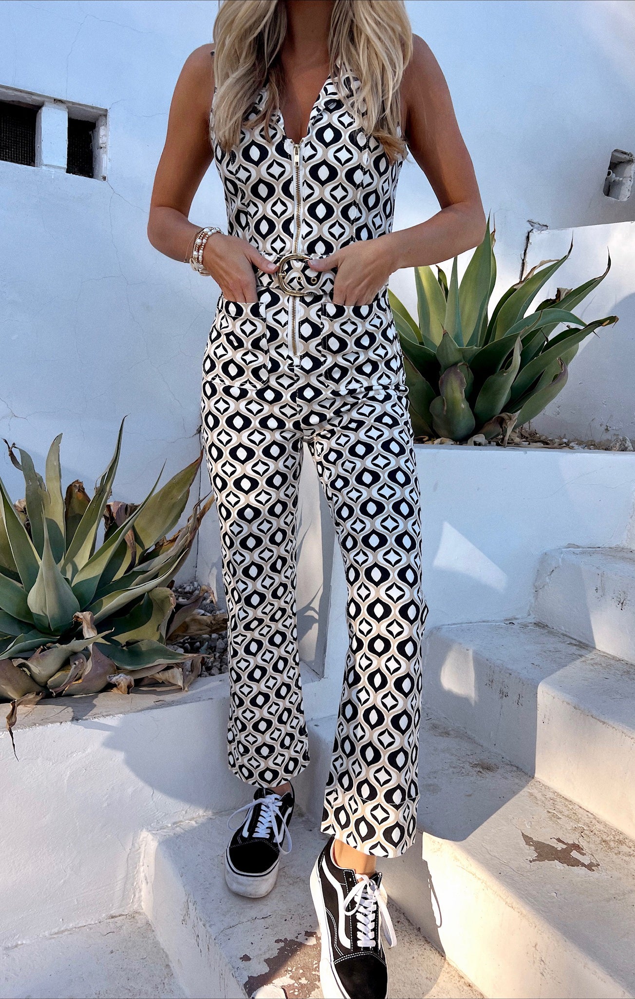70s Retro Denim Cropped Jumpsuit with Wide Leg & Belted Waist