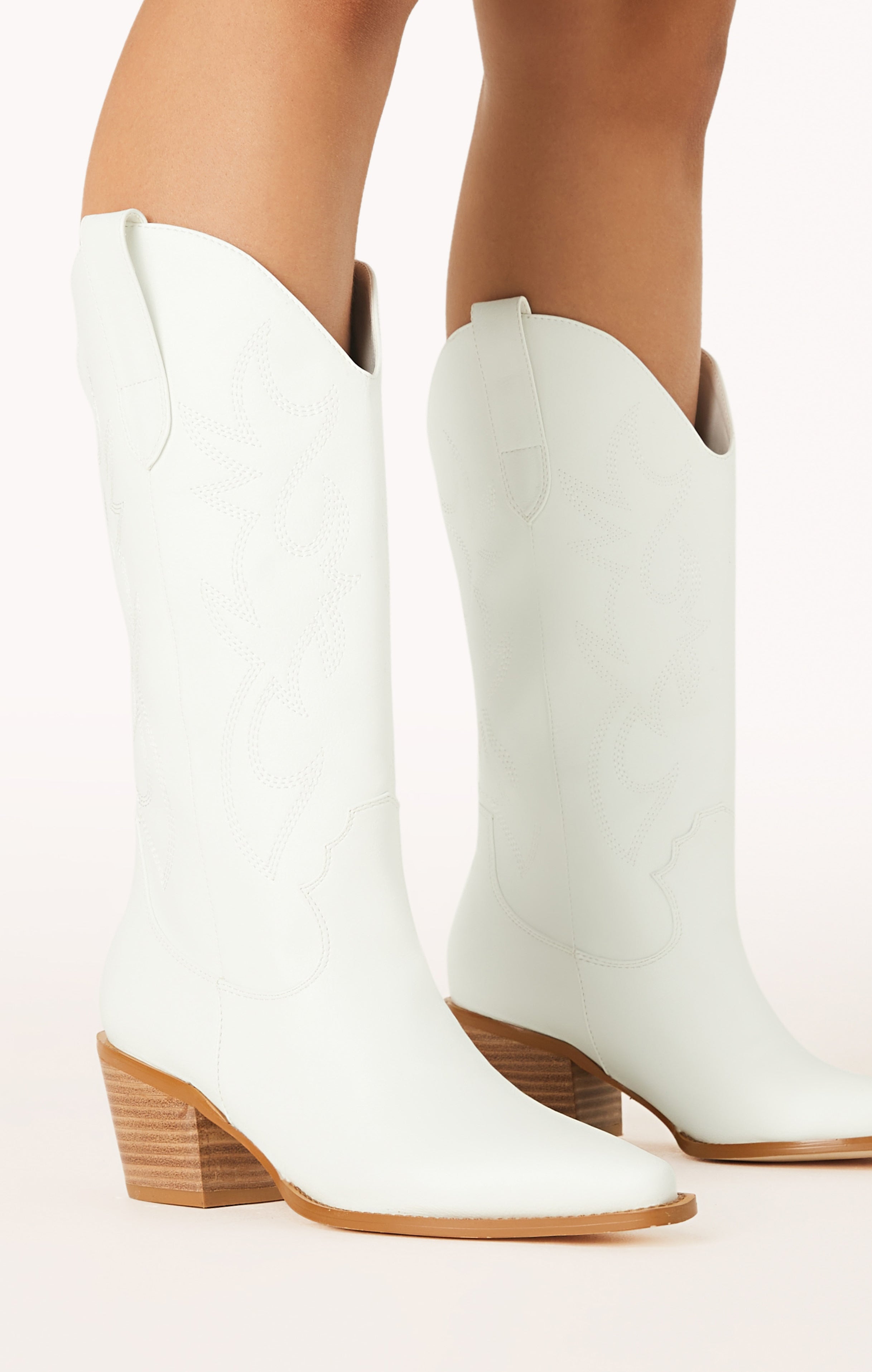 White Cowboy Boots for Festivals & Events | Billini Danaro