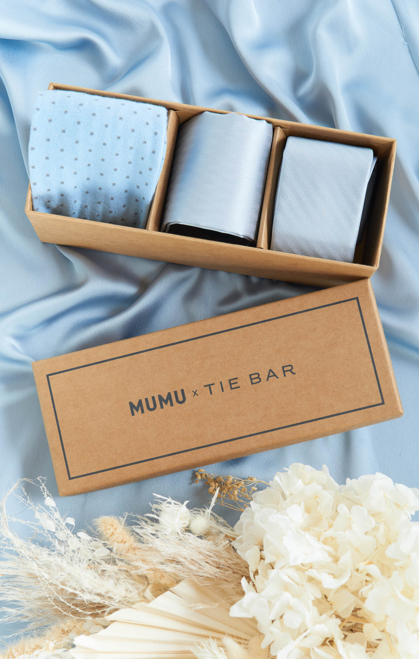 Steel Blue Groomsmen Gift Box with Tie, Pocket Square & Socks | Mumu Weddings