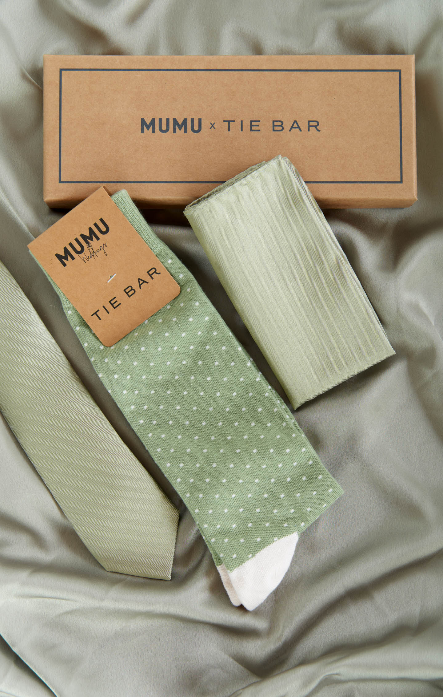 Groomsmen Gift Box with Tie, Pocket Square & Socks | Moss Green