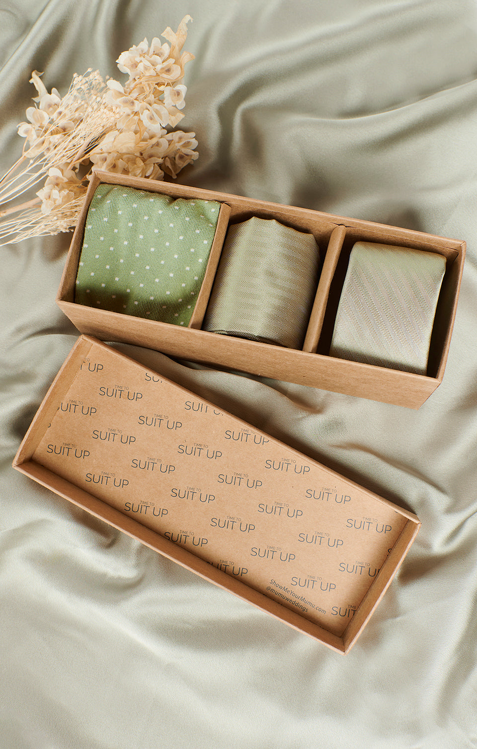 Groomsmen Gift Box with Tie, Pocket Square & Socks | Moss Green