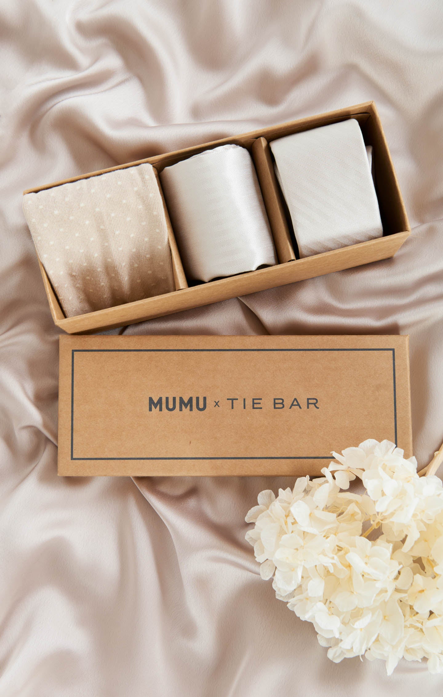 Groomsmen Gift Box with Tie, Pocket Square & Socks | Mumu Weddings