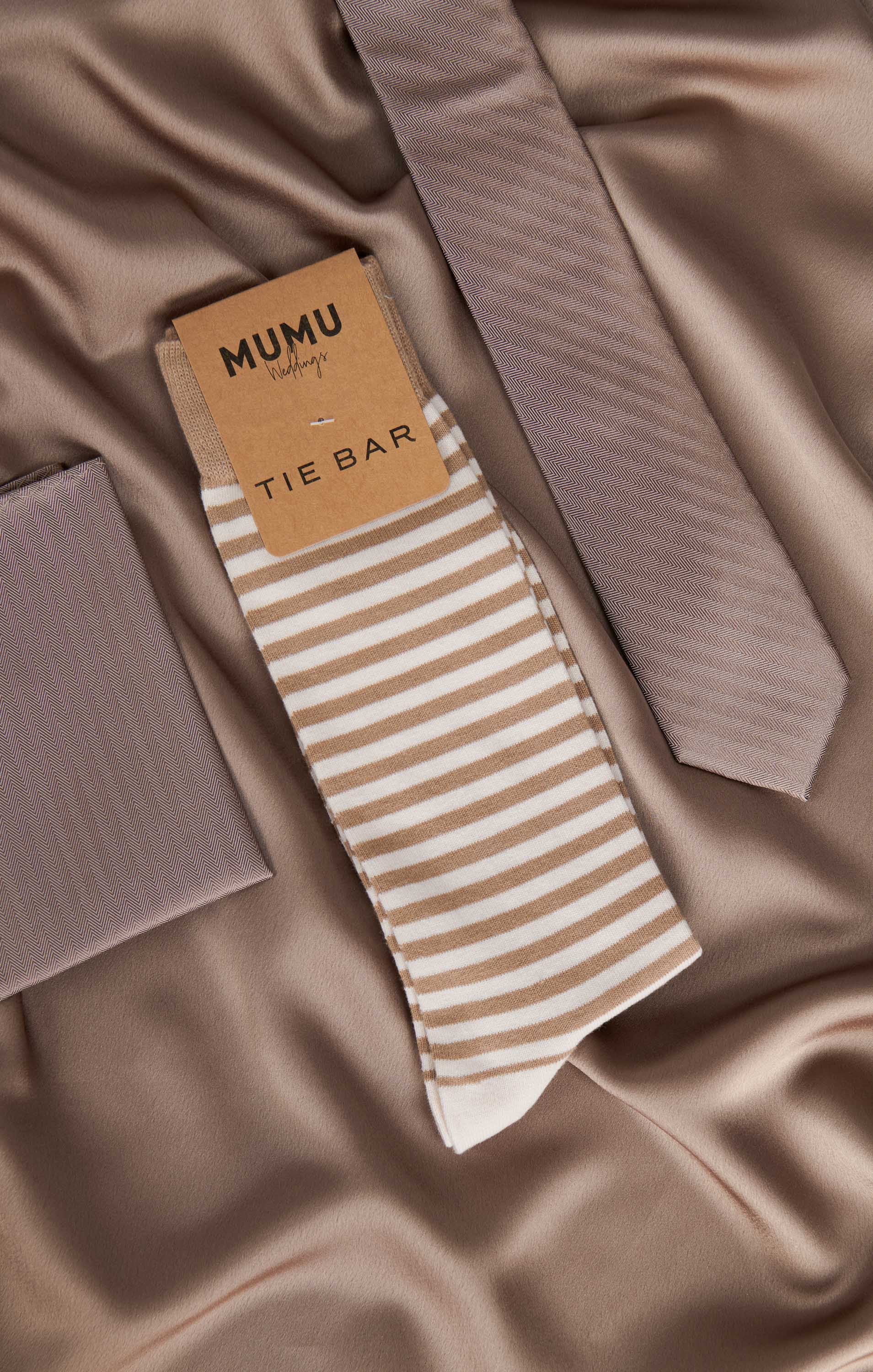 Groomsmen Gift Box with Tie, Pocket Square & Socks | Mumu Weddings