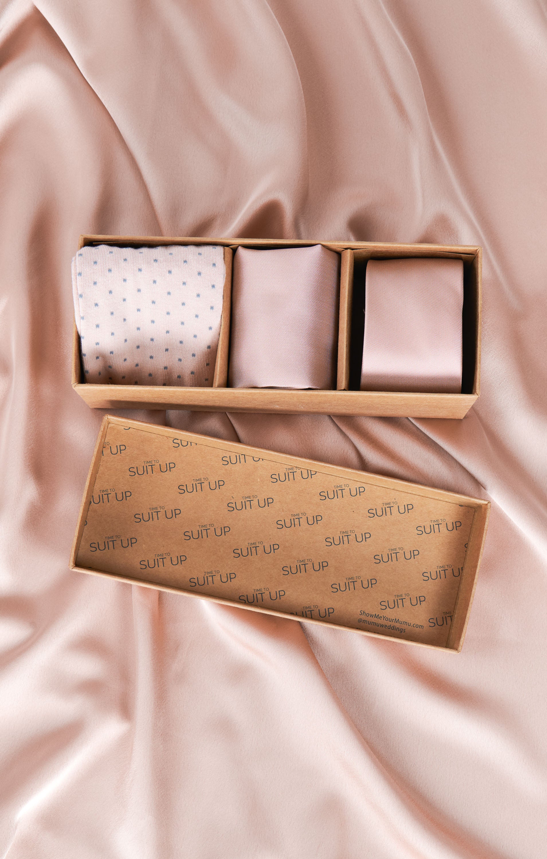 Rose Gold Groomsmen Gift Set with Tie, Pocket Square & Socks | Mumu Weddings