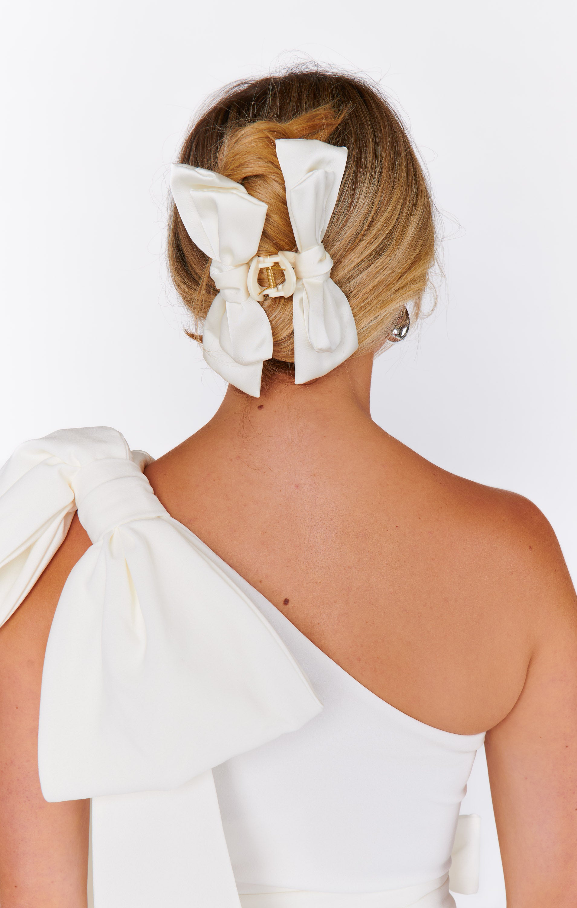 Elegant Ivory Bow Claw Clip for Brides & Special Occasions