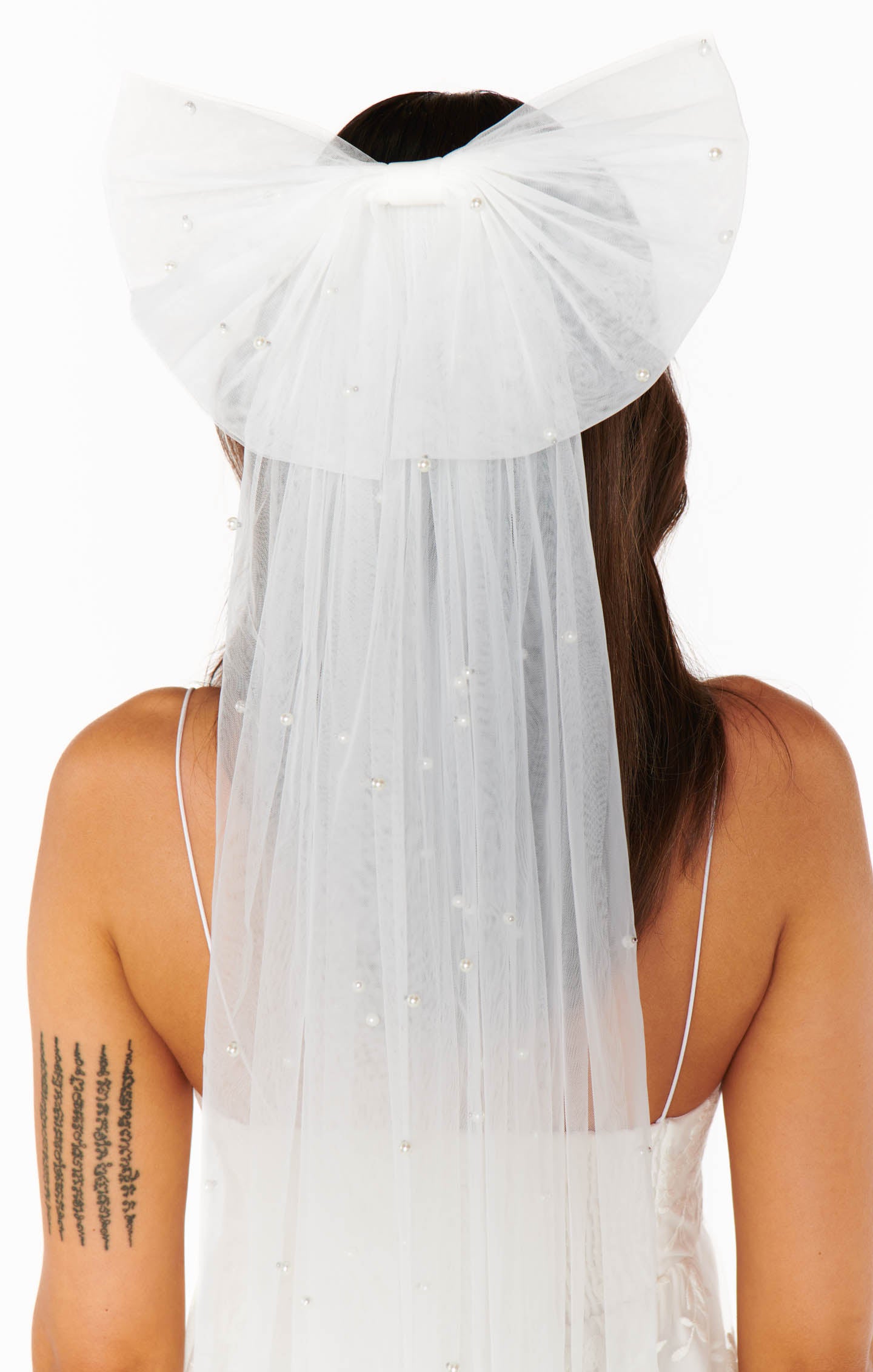 Pearl Bow Wedding Veil in White | Bridal Hair Accessory