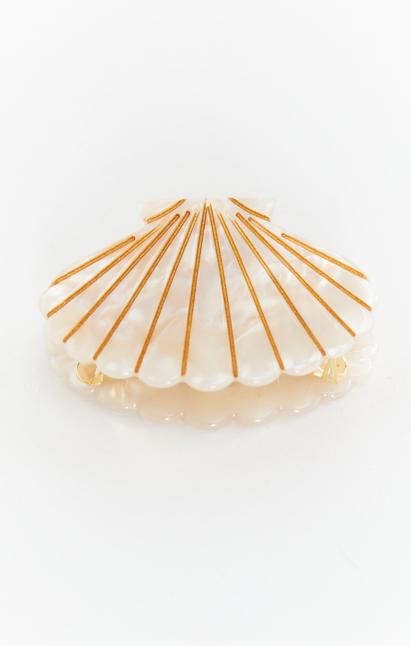 Pearly White Shell Claw Hair Clip | Retro 90s Style